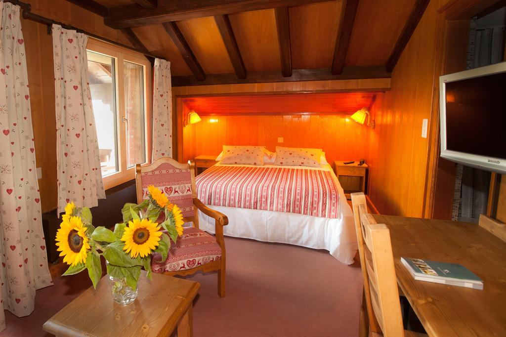 Hotel Aux Mille Etoiles Salvan 외부 사진