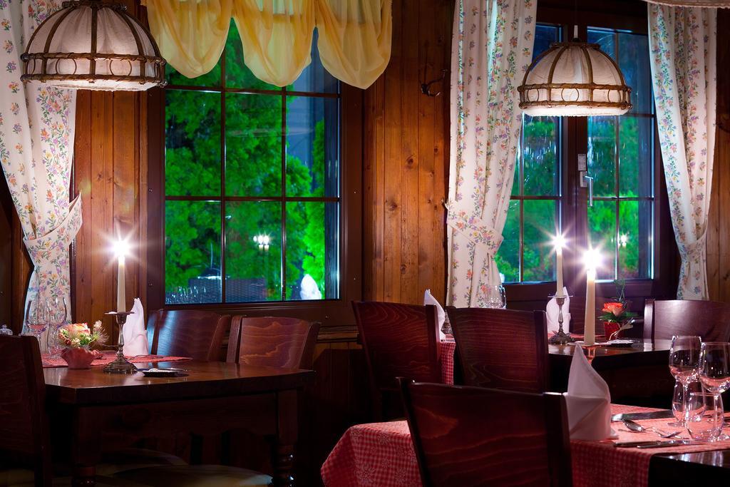 Hotel Aux Mille Etoiles Salvan 외부 사진