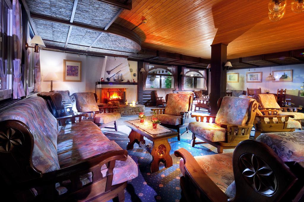Hotel Aux Mille Etoiles Salvan 외부 사진