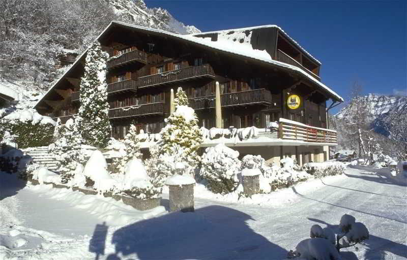 Hotel Aux Mille Etoiles Salvan 외부 사진